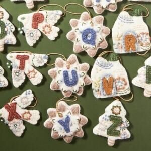 Anthropologie monogram Christmas wool oranment letter U nwts